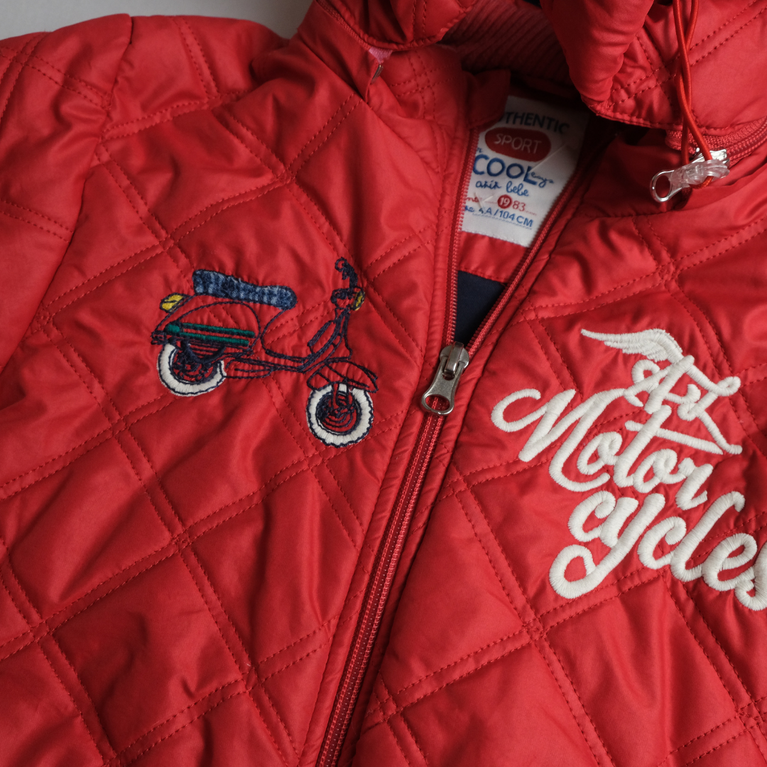 Fun red winter jacket - Size: 4Y