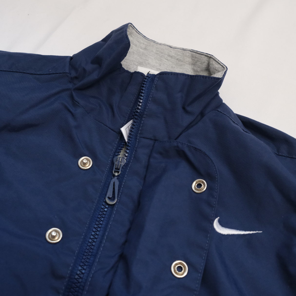 Nike retro windbreaker jacket