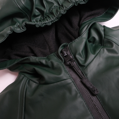 Dark green rain jacket Size: 24-36 M